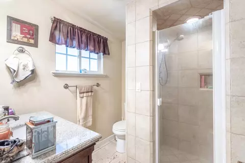 Bath - 406 S Jackson St, Red Bluff, CA 96080 photo 1 of 2