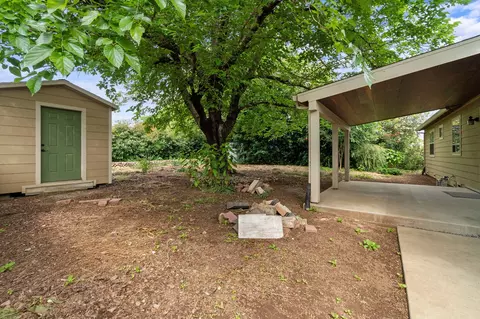 Exterior - 2068 Park Marina Dr, Redding, CA 96001 photo 5 of 12