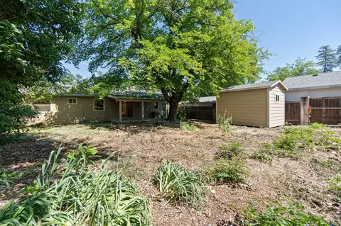 Exterior - 2068 Park Marina Dr, Redding, CA 96001 photo 11 of 12
