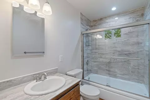 Bath - 2068 Park Marina Dr, Redding, CA 96001 photo 1 of 1