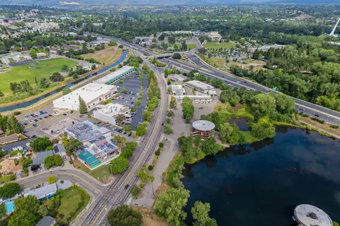 View/Area - 2068 Park Marina Dr, Redding, CA 96001 photo 3 of 15