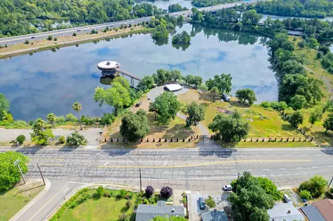 View/Area - 2068 Park Marina Dr, Redding, CA 96001 photo 13 of 15