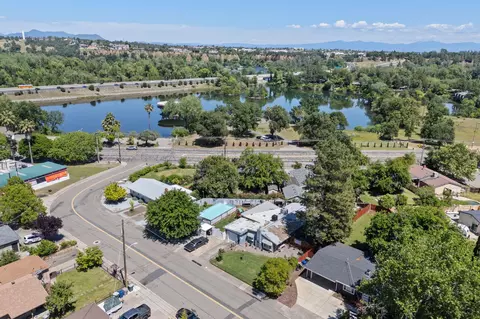 View/Area - 2068 Park Marina Dr, Redding, CA 96001 photo 9 of 15