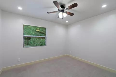 Bedroom - 2068 Park Marina Dr, Redding, CA 96001 photo 6 of 6