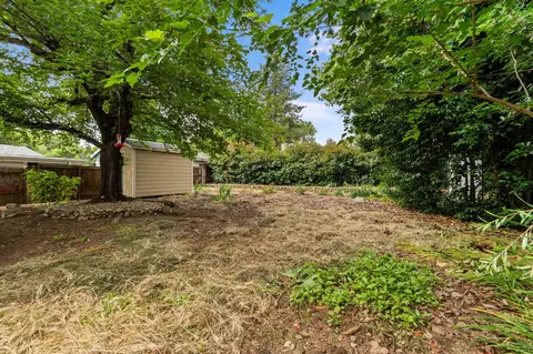Exterior - 2068 Park Marina Dr, Redding, CA 96001 photo 9 of 12