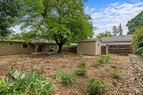 Exterior - 2068 Park Marina Dr, Redding, CA 96001 photo 8 of 12
