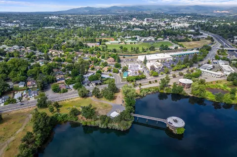 View/Area - 2068 Park Marina Dr, Redding, CA 96001 photo 5 of 15