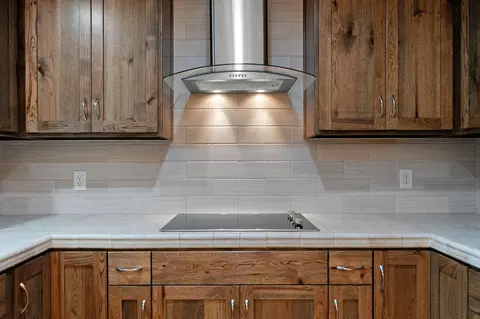 Kitchen - 2068 Park Marina Dr, Redding, CA 96001 photo 2 of 4