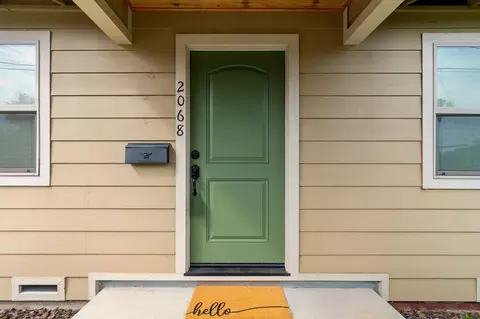 Entry Way - 2068 Park Marina Dr, Redding, CA 96001 photo 2 of 2