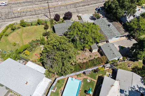 View/Area - 2068 Park Marina Dr, Redding, CA 96001 photo 8 of 15
