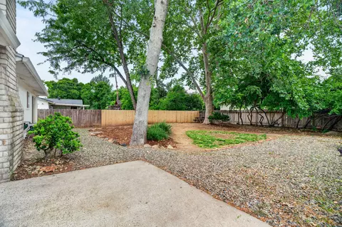 Exterior - 1198 Denton Way, Redding, CA 96002 photo 13 of 15
