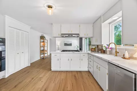 Kitchen - 1198 Denton Way, Redding, CA 96002 photo 5 of 5