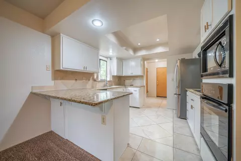 Kitchen - 1988 Mary Lake Dr, Redding, CA 96001 photo 1 of 5