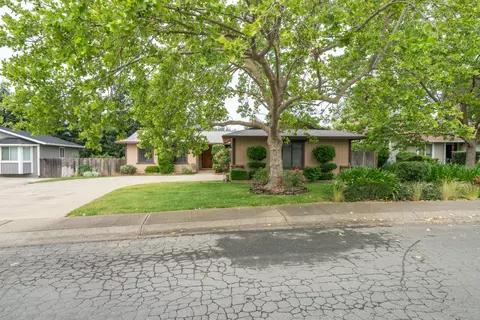 Exterior - 1988 Mary Lake Dr, Redding, CA 96001 photo 3 of 18