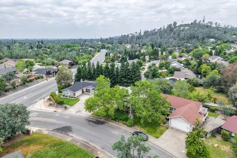 View/Area - 1988 Mary Lake Dr, Redding, CA 96001 photo 2 of 4