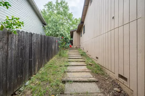 Exterior - 1988 Mary Lake Dr, Redding, CA 96001 photo 15 of 18