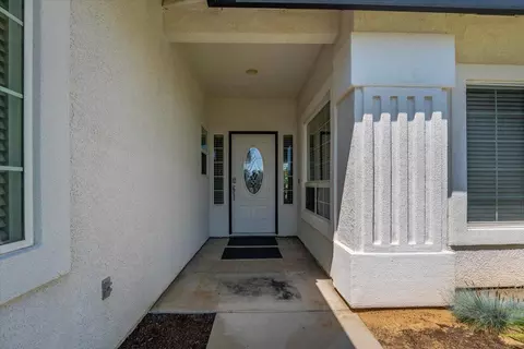 Entry Way - 1026 Rollingview Dr, Redding, CA 96003 photo 1 of 1