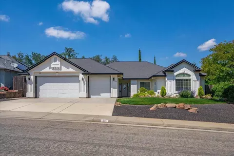 Exterior - 1026 Rollingview Dr, Redding, CA 96003 photo 6 of 6