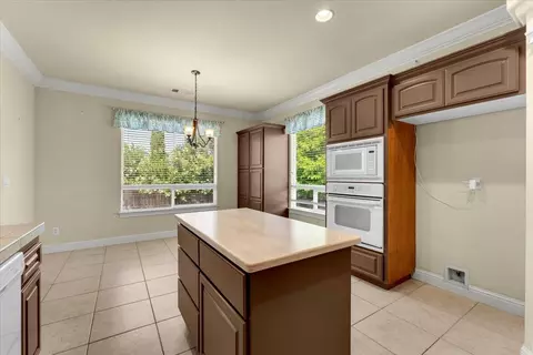 Kitchen - 1026 Rollingview Dr, Redding, CA 96003 photo 3 of 3