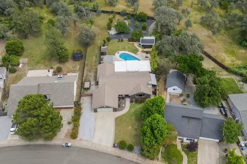 View/Area - 390 Woodhill Dr, Redding, CA 96003 photo 14 of 14