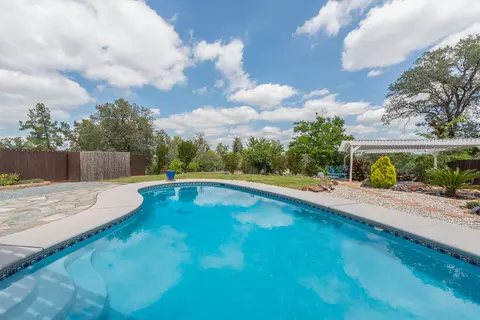 Exterior - 390 Woodhill Dr, Redding, CA 96003 photo 9 of 24