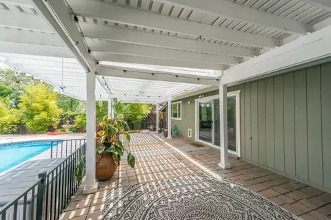 Exterior - 390 Woodhill Dr, Redding, CA 96003 photo 5 of 24