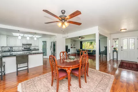Dining - 390 Woodhill Dr, Redding, CA 96003 photo 2 of 4