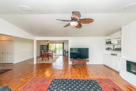 Living - 390 Woodhill Dr, Redding, CA 96003 photo 3 of 4