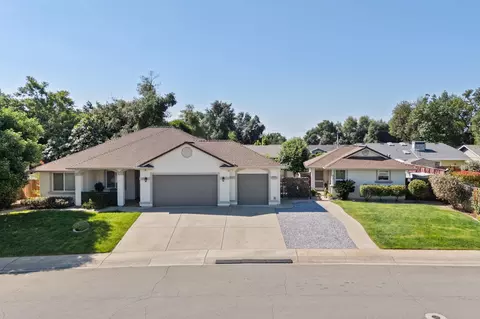 1613 Galaxy Way, Redding, CA 96002