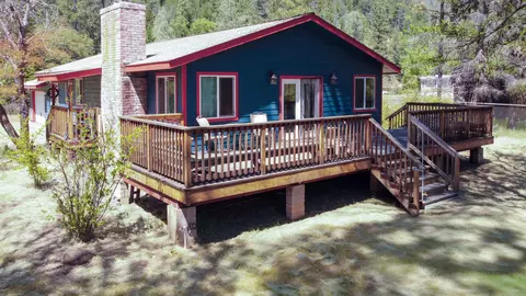 590 Reo Ln, Douglas City, CA 96024