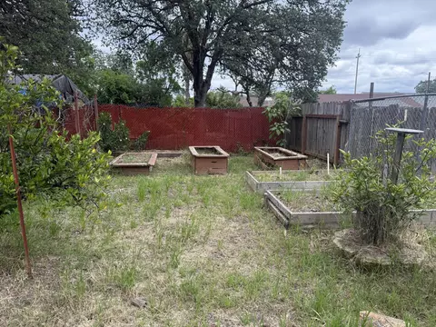 949 August Way, Redding, CA 96003 photo 4