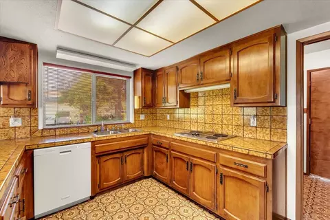 Kitchen - 6909 Granada Dr, Redding, CA 96002 photo 1 of 2