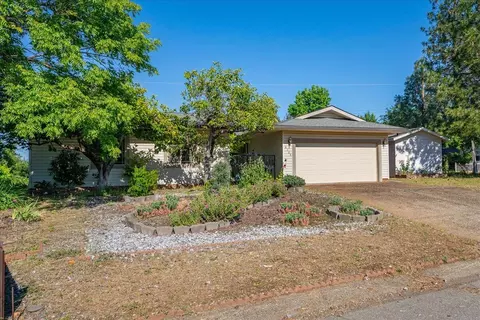 6909 Granada Dr, Redding, CA 96002