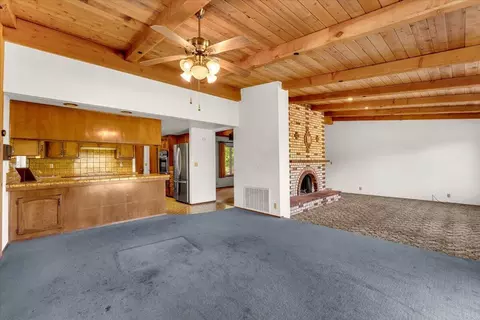 Living - 6909 Granada Dr, Redding, CA 96002 photo 3 of 8