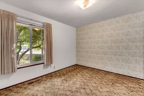 Bedroom - 6909 Granada Dr, Redding, CA 96002 photo 6 of 7