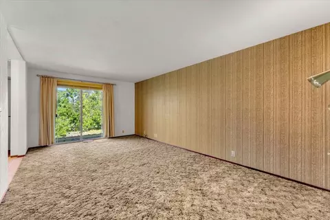 Living - 6909 Granada Dr, Redding, CA 96002 photo 8 of 8