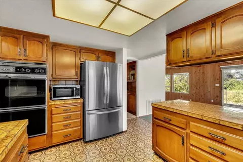 Kitchen - 6909 Granada Dr, Redding, CA 96002 photo 2 of 2