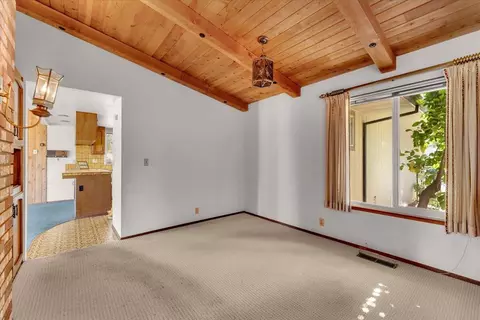 Living - 6909 Granada Dr, Redding, CA 96002 photo 6 of 8