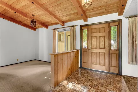 Entry Way - 6909 Granada Dr, Redding, CA 96002 photo 1 of 2