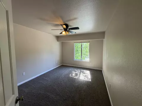 Bedroom - 4572 Moyvane Dr, Redding, CA 96001 photo 4 of 5