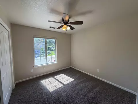 Bedroom - 4572 Moyvane Dr, Redding, CA 96001 photo 5 of 5