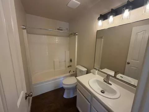 Bath - 4572 Moyvane Dr, Redding, CA 96001 photo 1 of 1