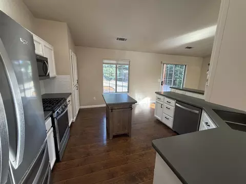 Kitchen - 4572 Moyvane Dr, Redding, CA 96001 photo 5 of 5