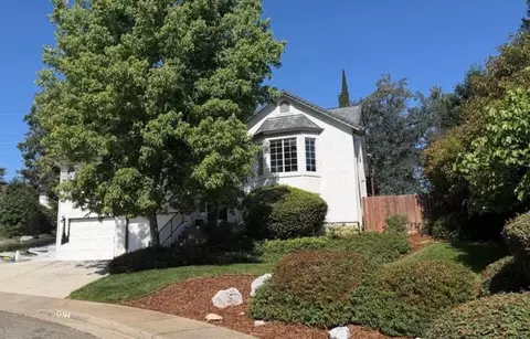 4572 Moyvane Dr, Redding, CA 96001