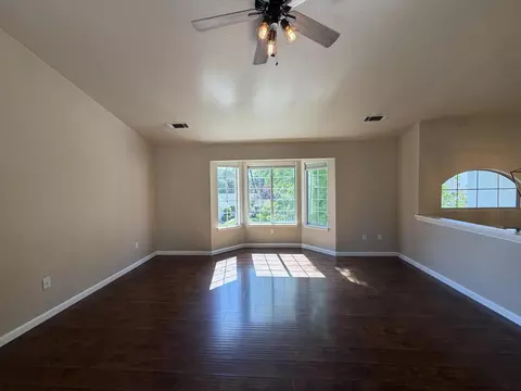 Living - 4572 Moyvane Dr, Redding, CA 96001 photo 2 of 6