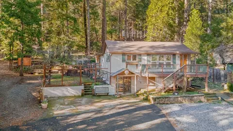 30684 Crag View Dr, Dunsmuir, CA 96025