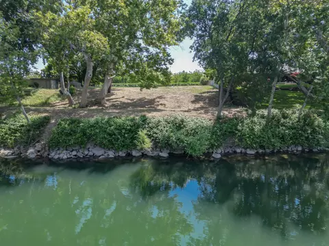 360 Agua Verdi Dr, Red Bluff, CA 96080