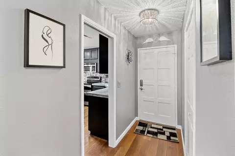 Entry Way - 2810 Lakewood Dr, Redding, CA 96001 photo 1 of 1