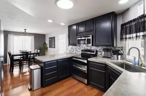 Kitchen - 2810 Lakewood Dr, Redding, CA 96001 photo 2 of 3
