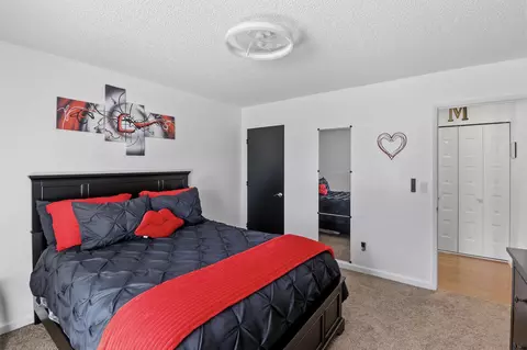 Bedroom - 2810 Lakewood Dr, Redding, CA 96001 photo 6 of 6